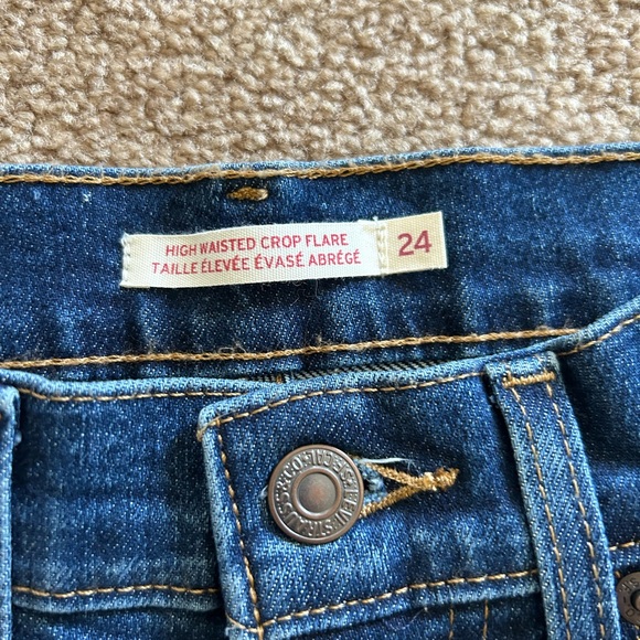 Levi’s High Waisted Crop Flare - Picture 9 of 10